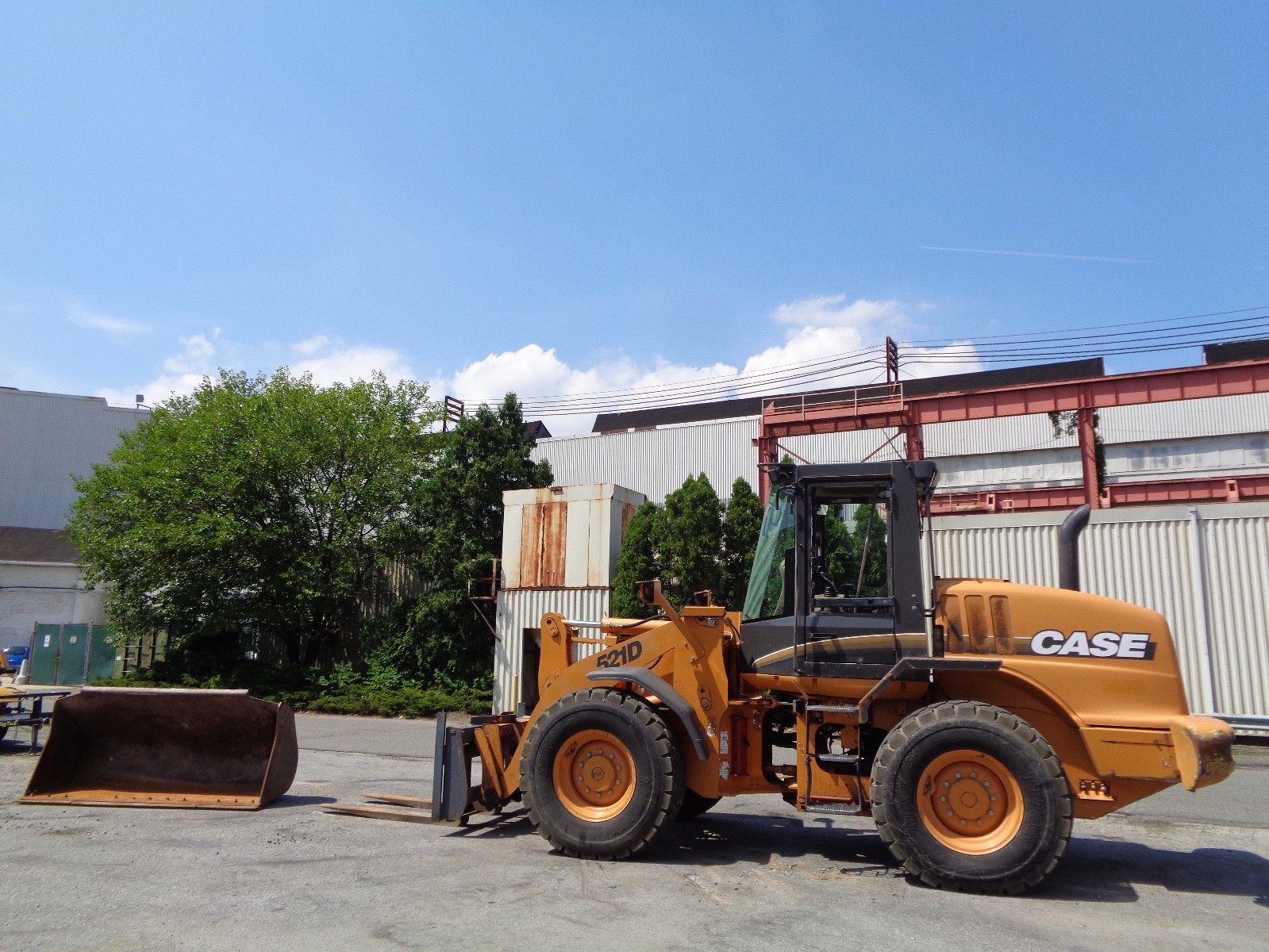 Case 521D Wheel Loader - Includes Bucket & Forks - Low Hours - Enclosed Cab