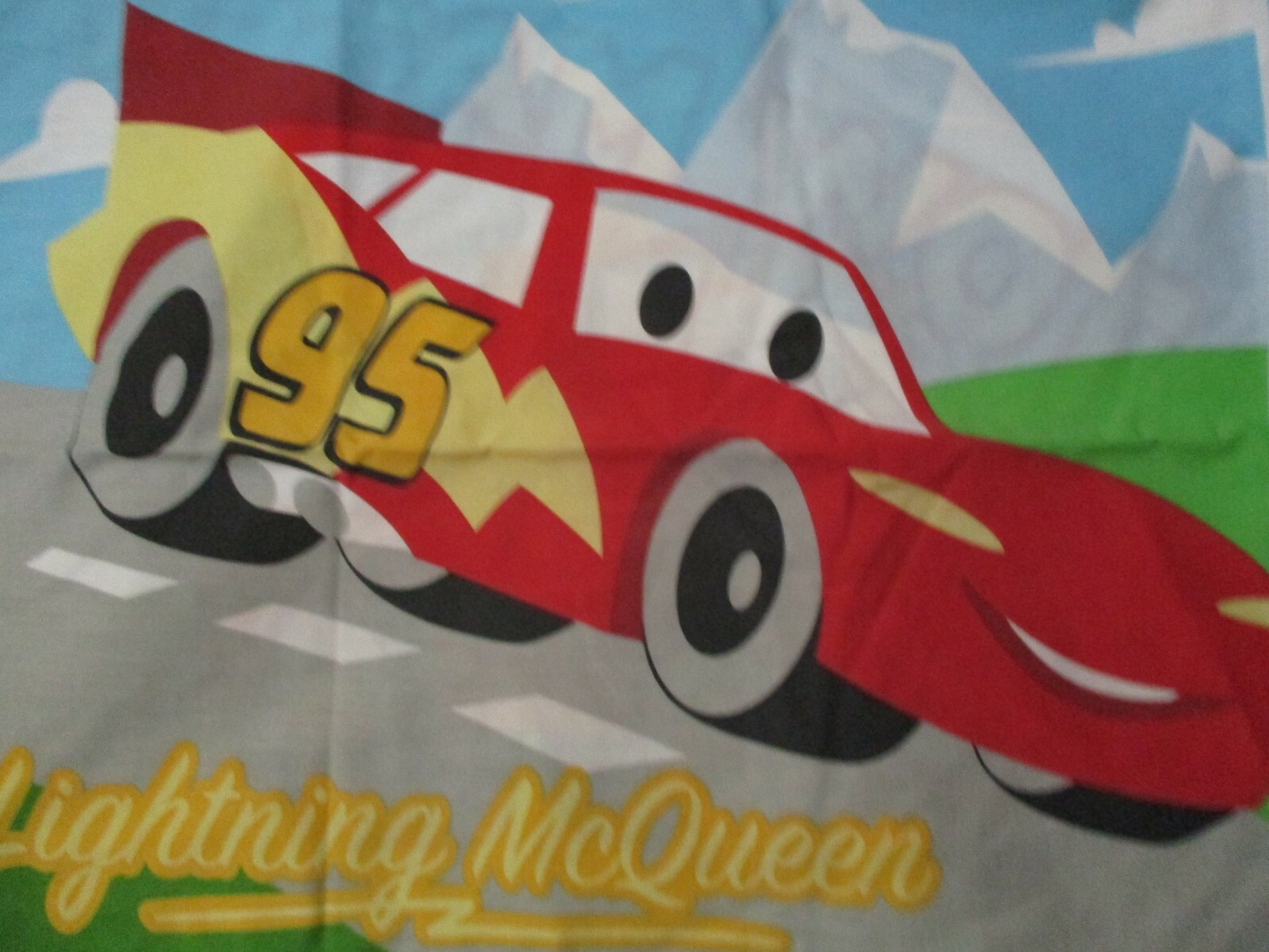 lot of 2 Disney CARS TOW MATER & LIGHTNING McQUEEN Standard Size Pillowcases GUC