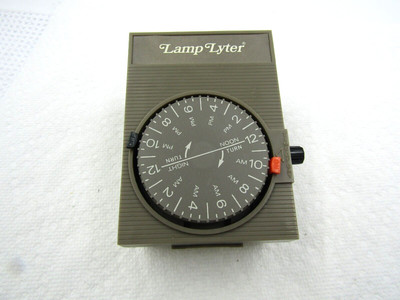 Intermatic Lamp Lyter 24-Hour Automatic Plug In Timer D-121