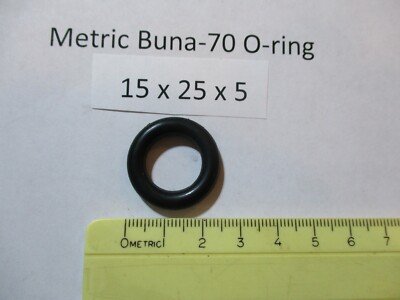 15mm ID x 25mm OD x 5mm thick O-ring.  Buna-70.     Quan 1.