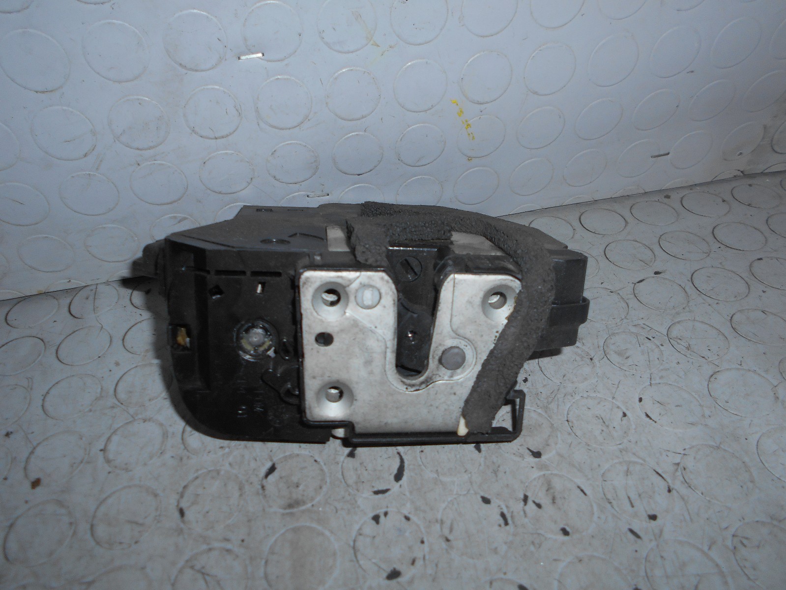 Serratura anteriore destra RENAULT CLIO 805004945R