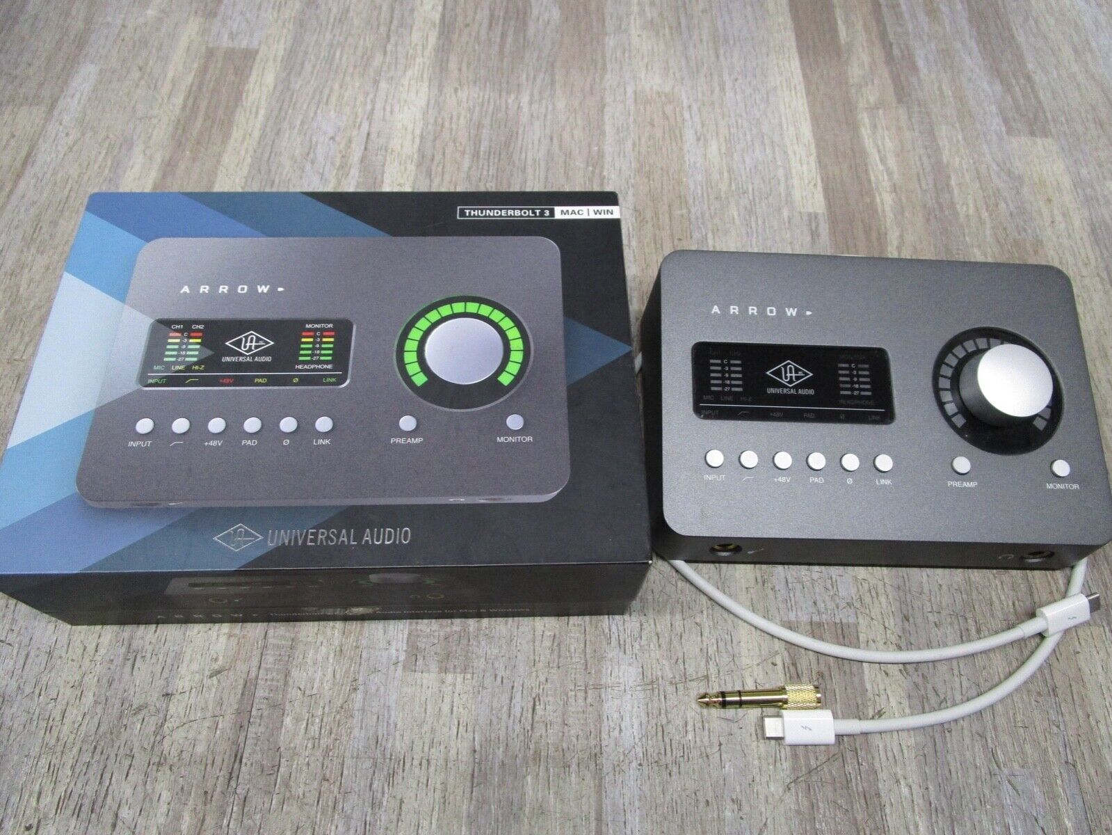 Universal Audio Arrow Thunderbolt 3 with Included Cable IN Universal Audio Arrow Thunderbolt 3 with Included Cable IN