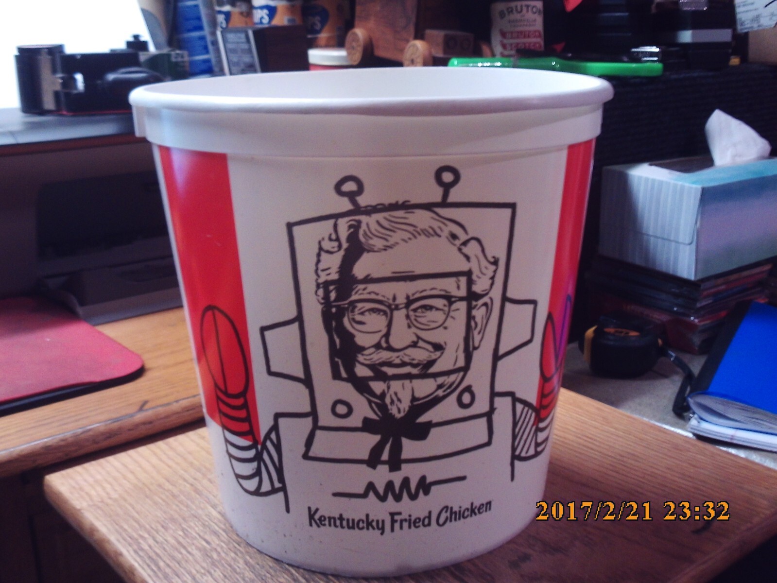 KFC 皿 まとめ売り Kentucky Fried Chicken Plastic Collectible Bucket | eBay