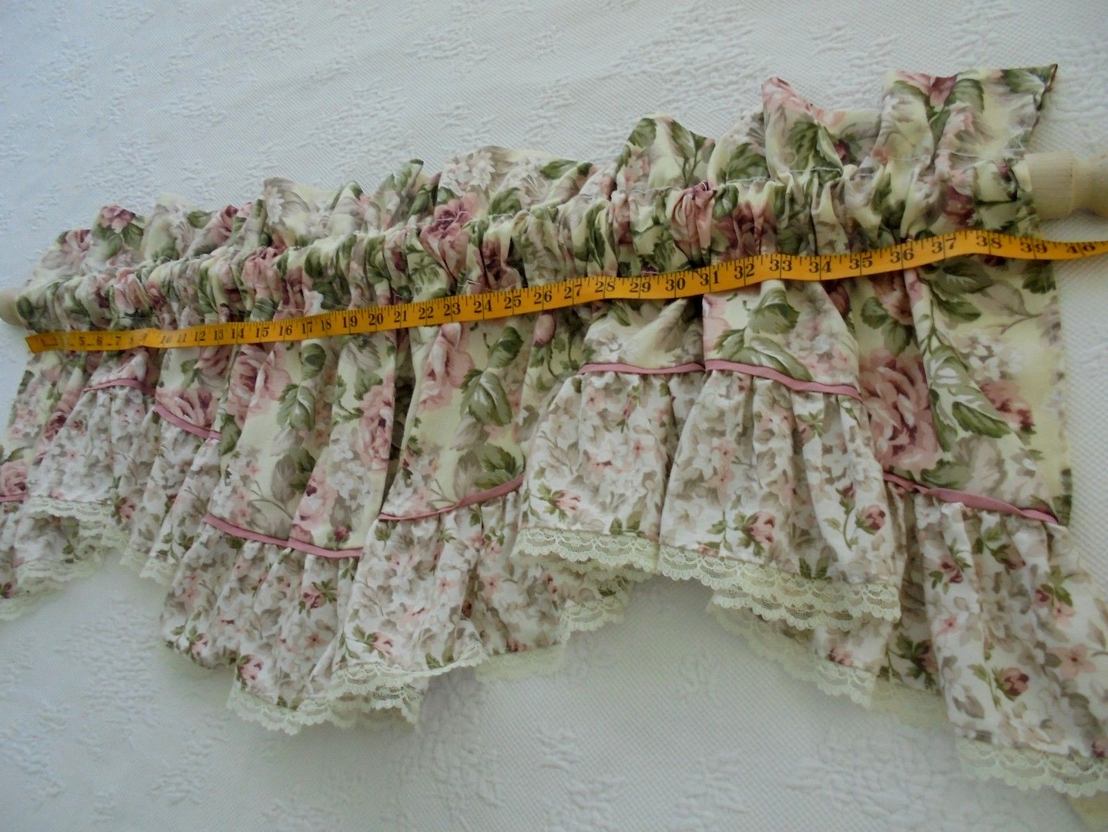 Vintage SPRINGS Valance Pale Pink Roses - Pole Top - Ruffles Lace  84 x 20  EUC