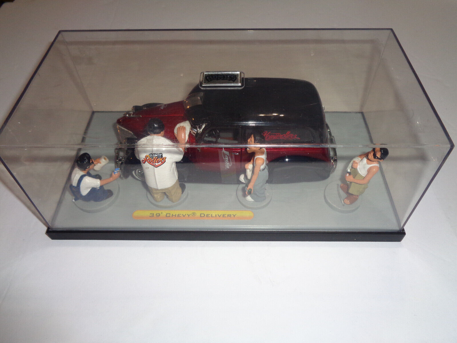 20-60代 人気ファッションブランド Homies Rollerz 1:24 Scale Red Black 39' Chevy Delivery ロッド