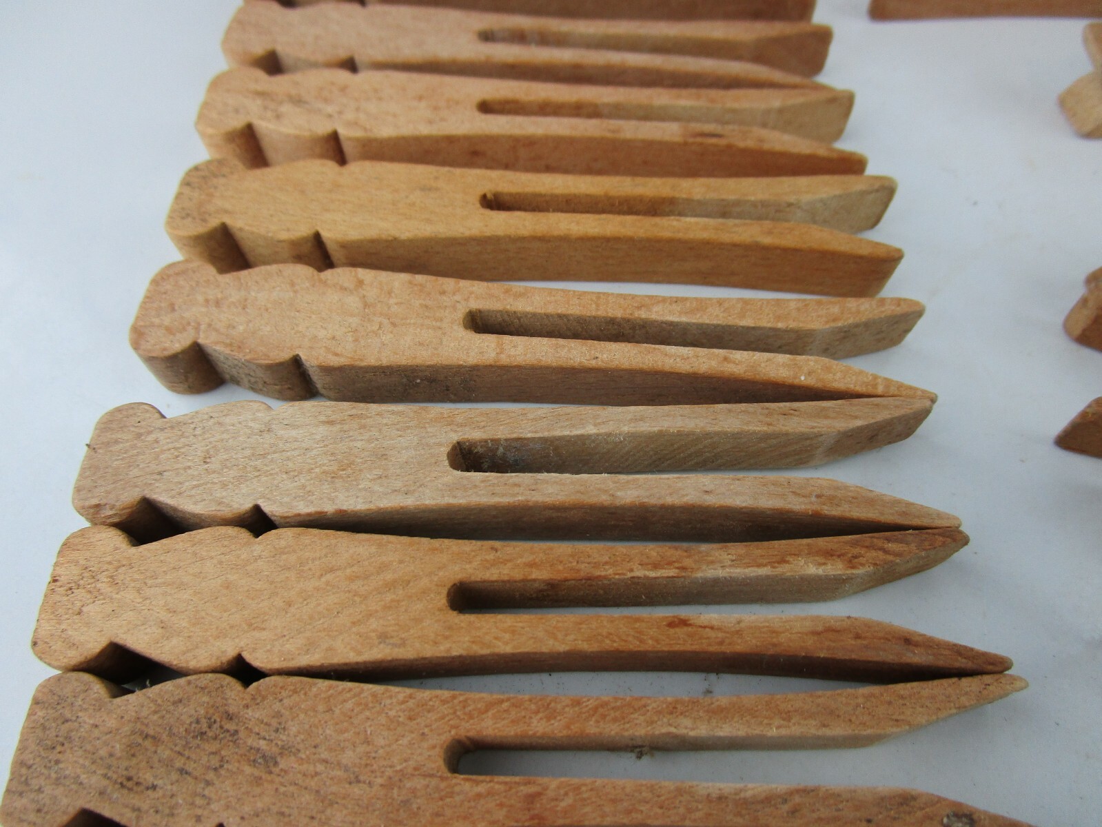 36 Vintage Wood Clothes Pins Wooden Clothespins Craft Laundry Primitive Lot