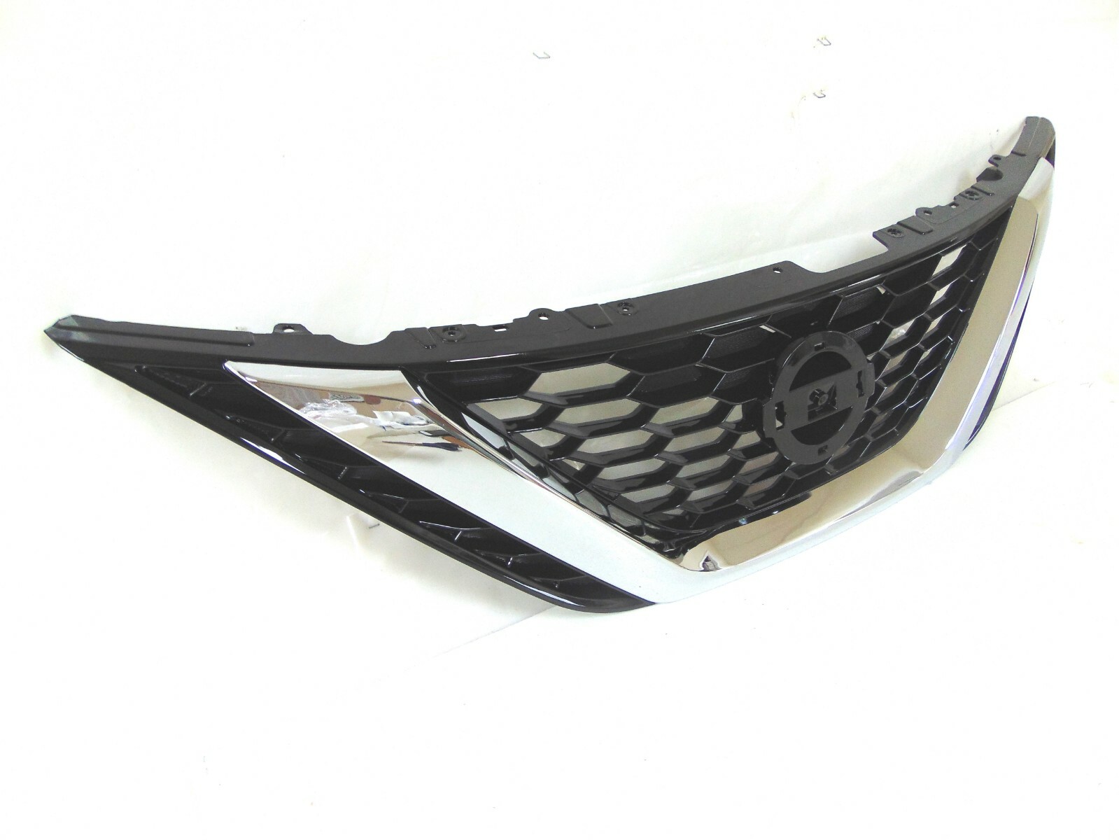 Fits 2016 2017 2018 2019 Nissan Sentra Grille Front Bumper Upper Grille Assembly