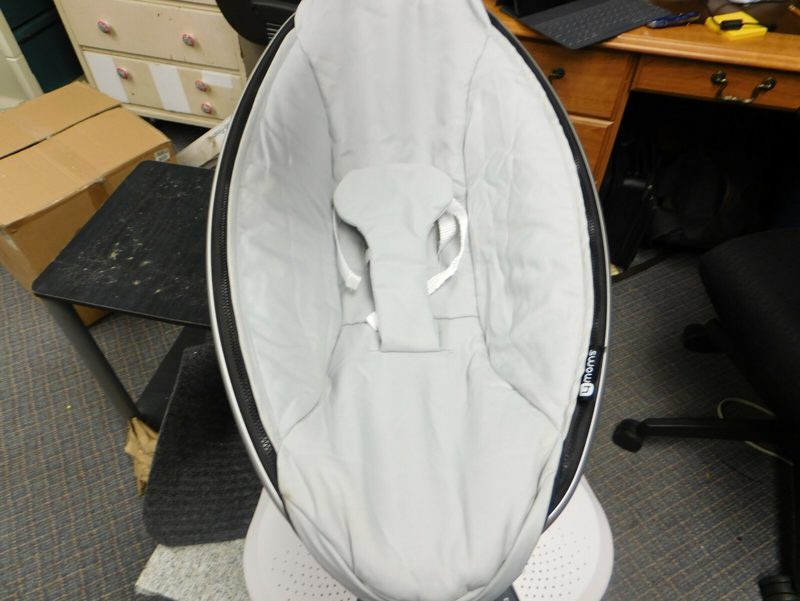 4moms mamaRoo Swing Bluetooth Grey  in good condition