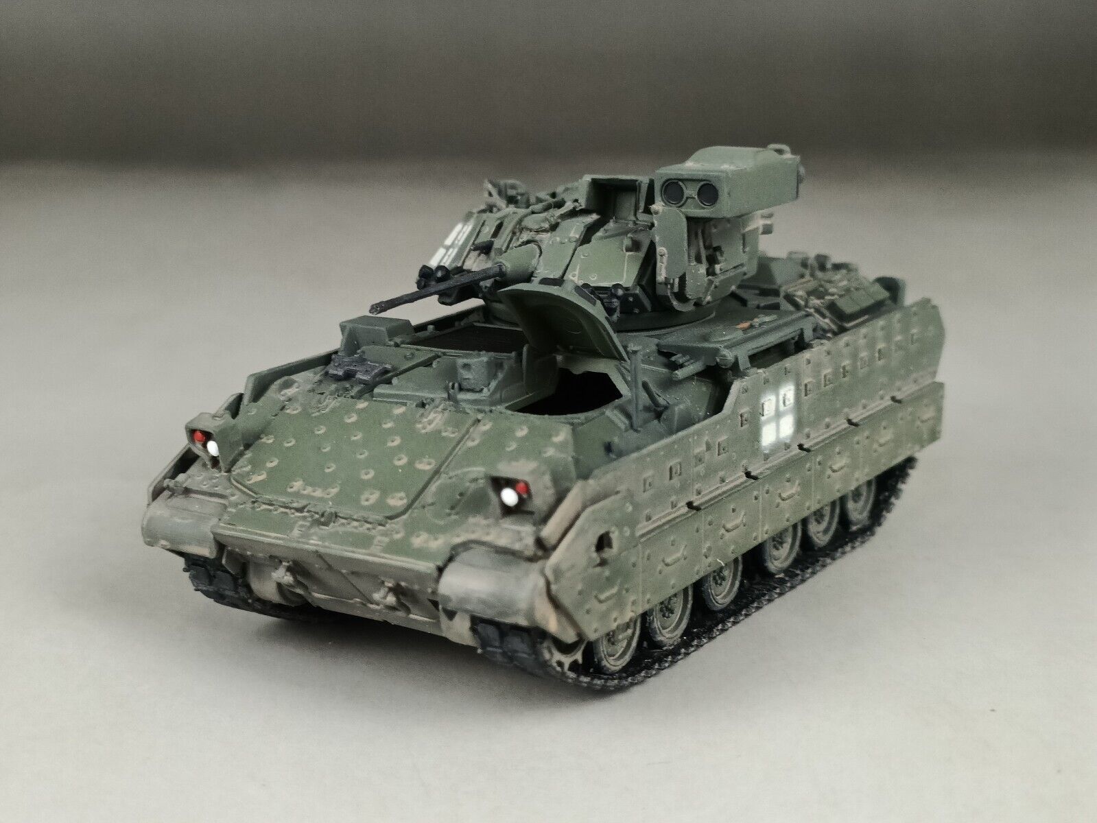 1/72 Built Ukraine US-made M2A2 ODS Bradley IFV Infantry 1/72 Built Ukraine US-made M2A2 ODS Bradley IFV Infantry