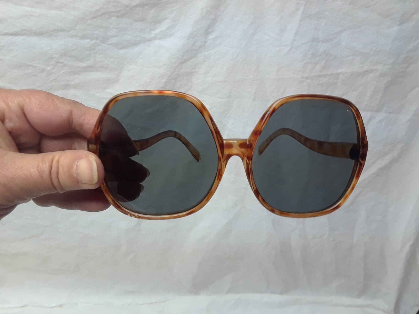 Vintage 1960's Woman's SUNGLASSES Oversized Tortoise Frame Mod Made in Italy