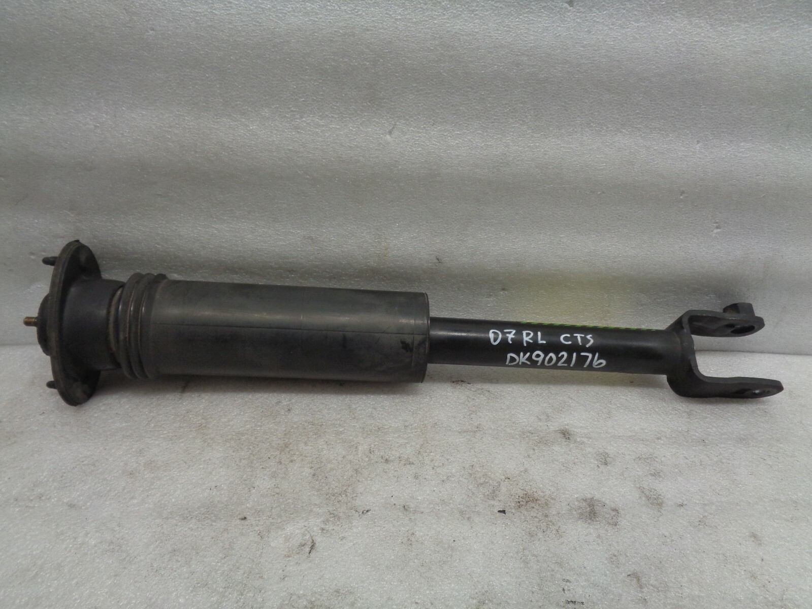 DK902176 03-07 CADILLAC CTS REAR DRIVER LEFT SHOCK ABSORBER DK902176 03-07 CADILLAC CTS REAR DRIVER LEFT SHOCK ABSORBER