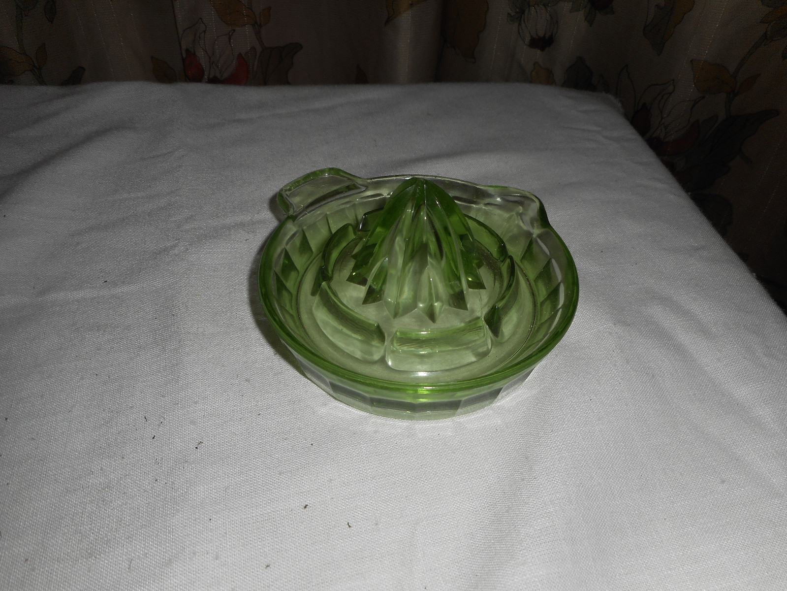 Vintage Vaseline Depression Glass Juicer Reamer