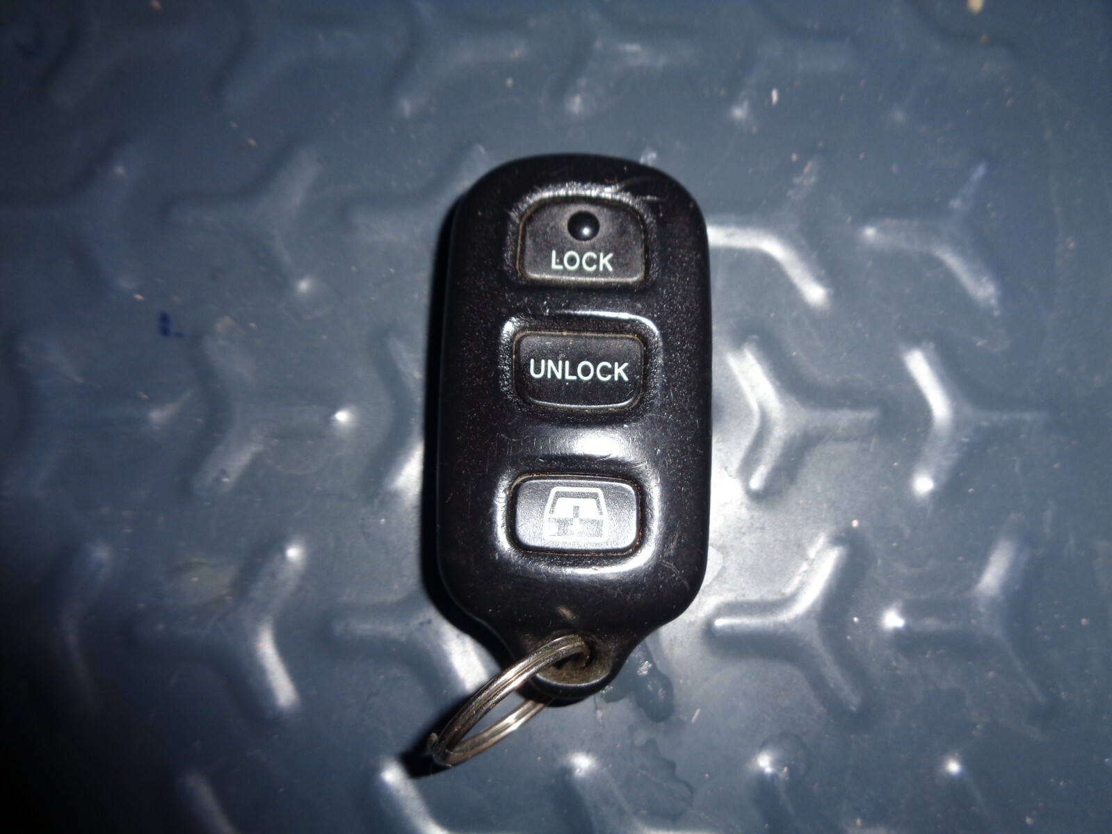 OEM GENUINE TOYOTA 4RUNNER SEQUOIA KEYLESS REMOTE ENTRY KEY FOB ALARM