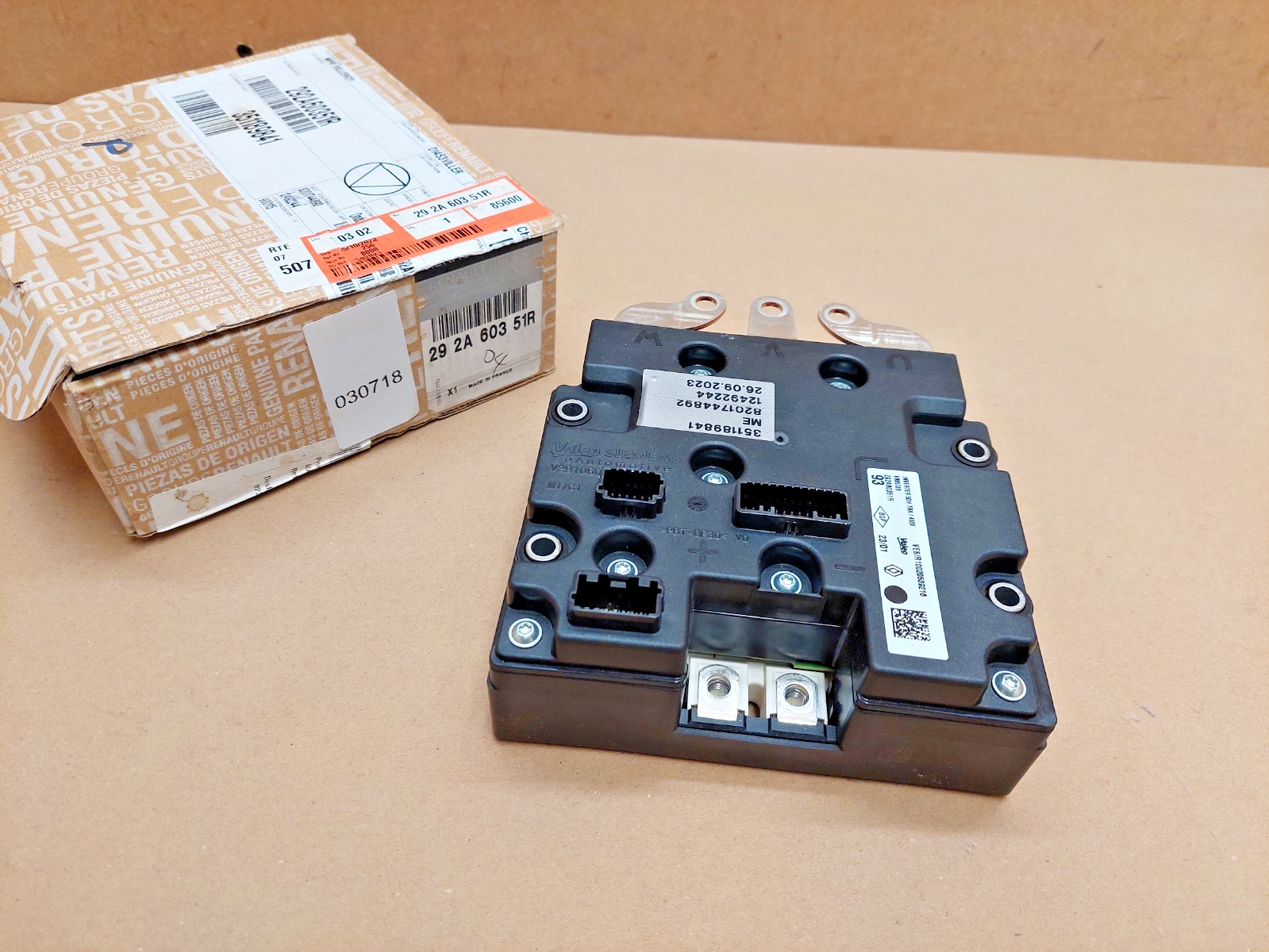 Renault Dacia Inverter 50H 400V 292A60351R  Genuine NEW V835739  V29106056