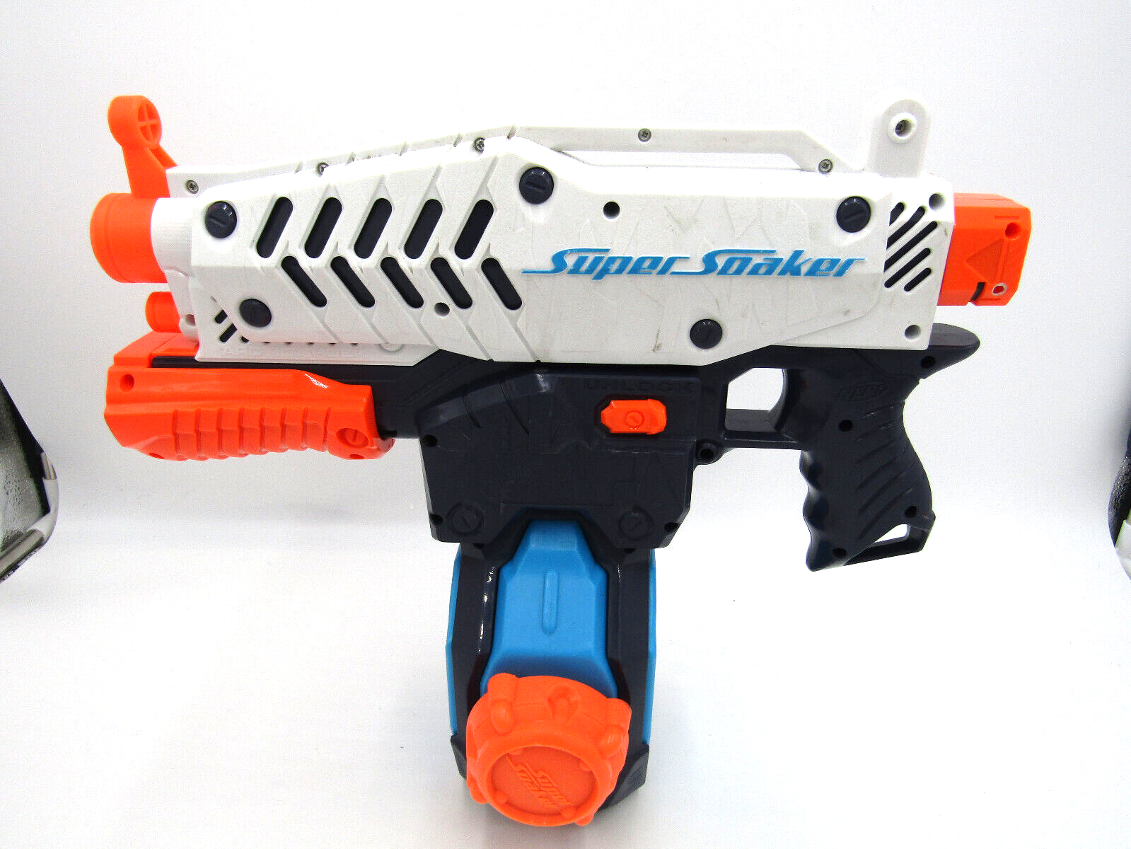 Nerf Super Soaker Arctic Shock Pump Action Water Squirt Gun