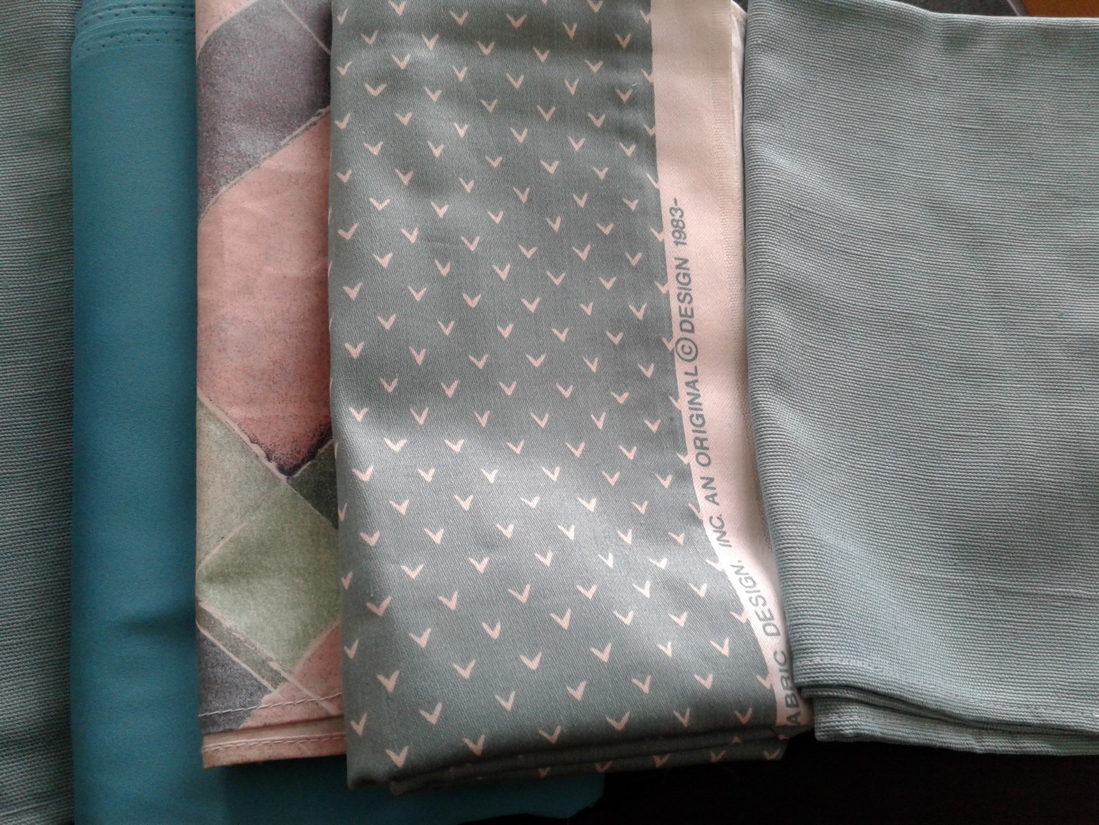 Lot Vintage Fabric Textile Remnants Scraps Cotton Polyester++ Sewing Crafts