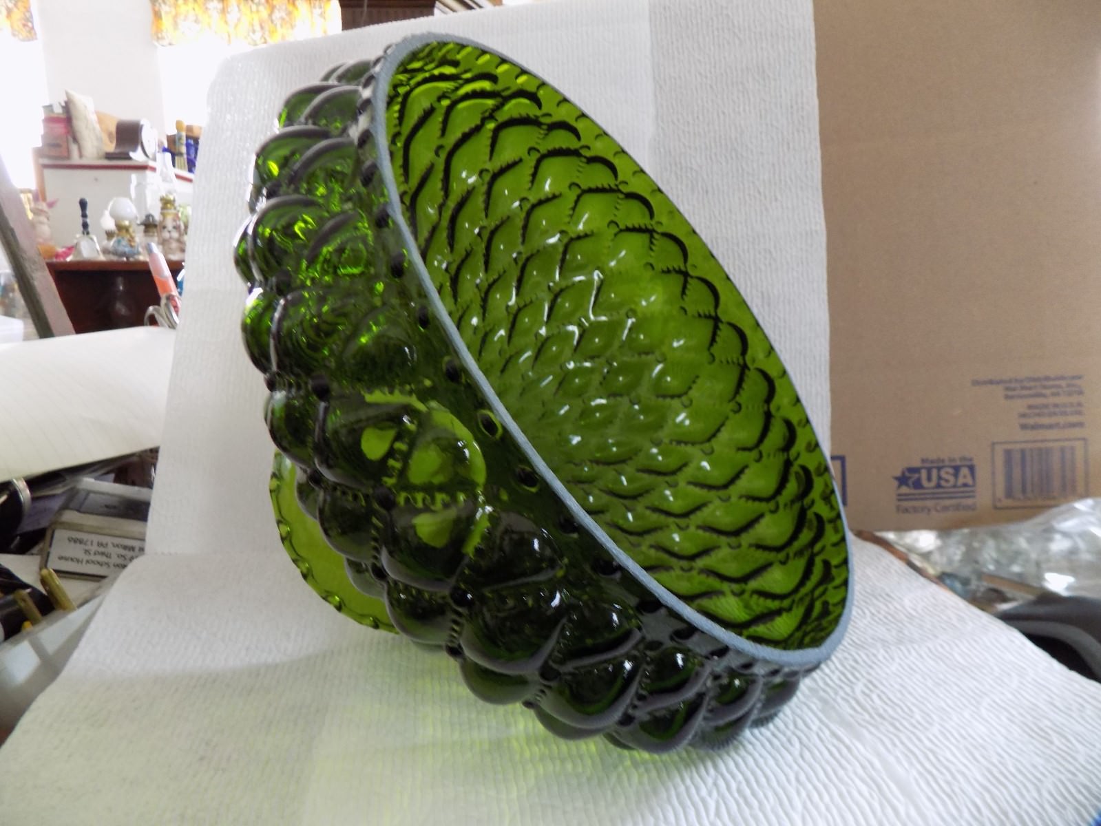 GREEN GLASS SHADE, TABLE LAMP, LIGHT  10