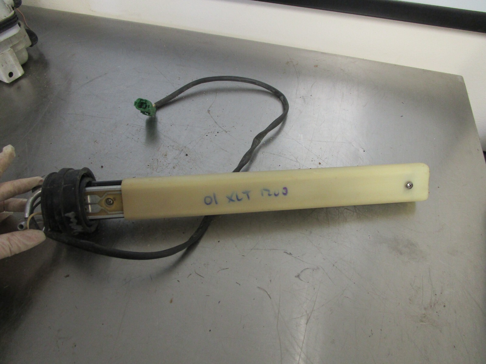 2001 YAMAHA XL 1200 LTD FUEL SENDER SENDING UNIT BAFFLE F0V 2001 YAMAHA XL 1200 LTD FUEL SENDER SENDING UNIT BAFFLE F0V