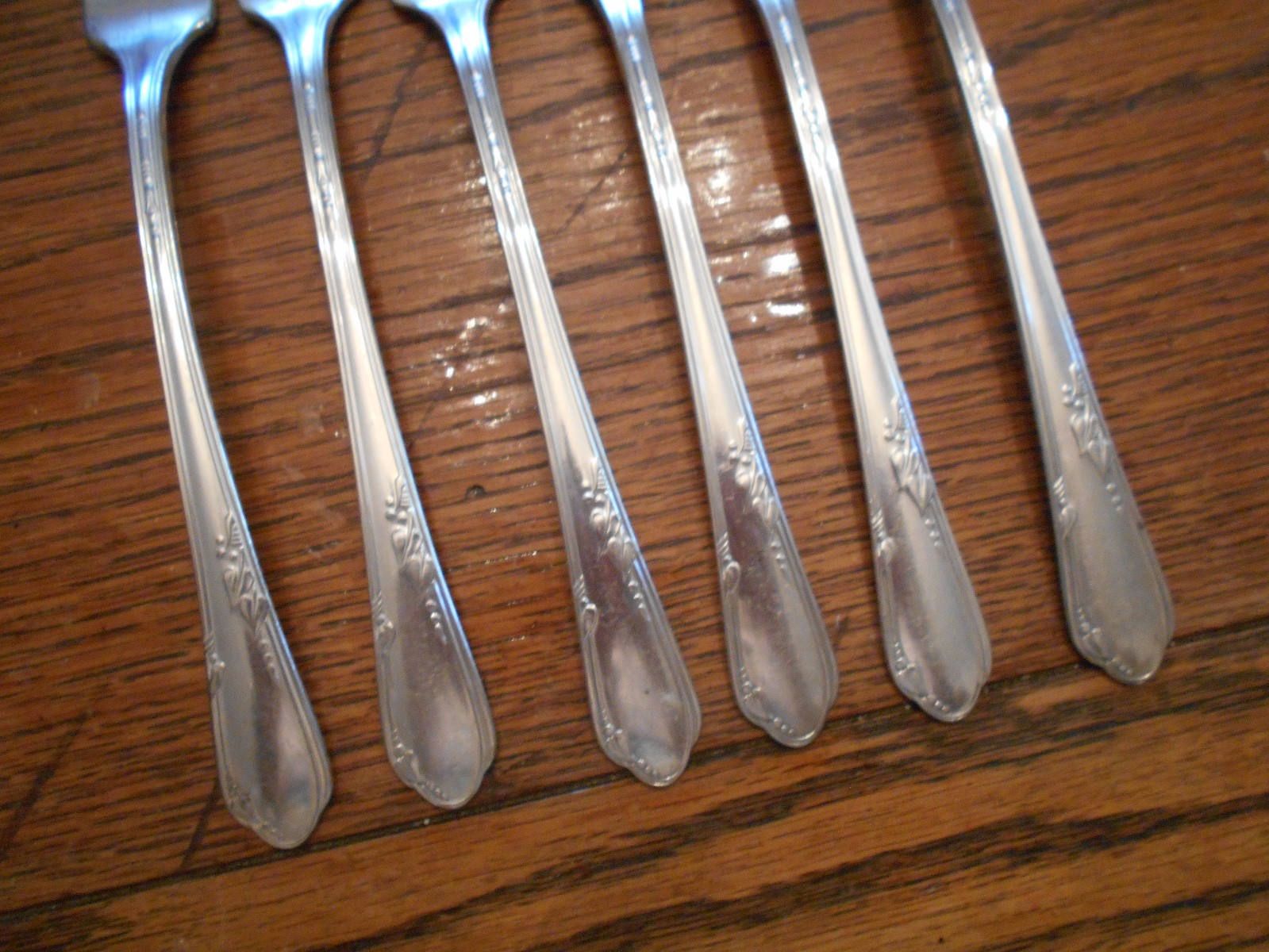 6 Rogers 1936 MEADOWBROOK or HEATHER Pattern Grille Forks Great Handles 845