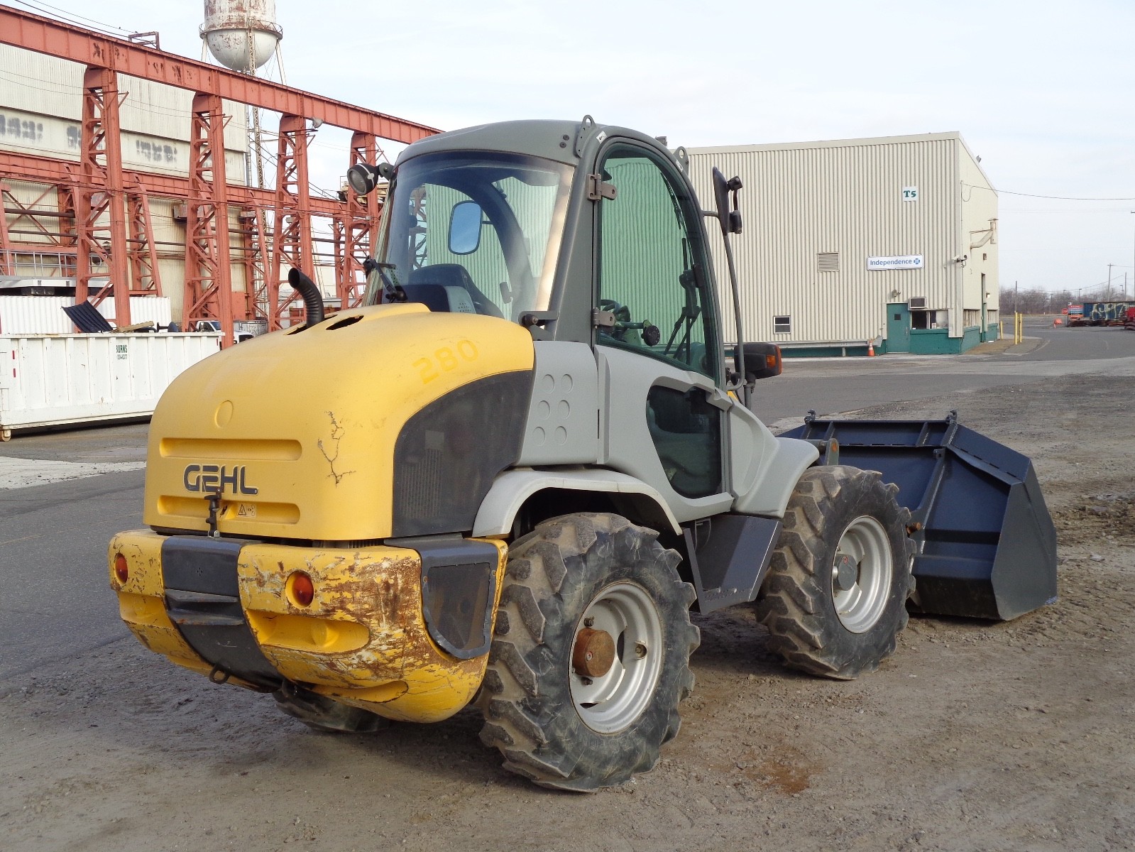 2005 Gehl 341-02  Wheel Loader Skid Steer - Diesel - Enclosed Cab