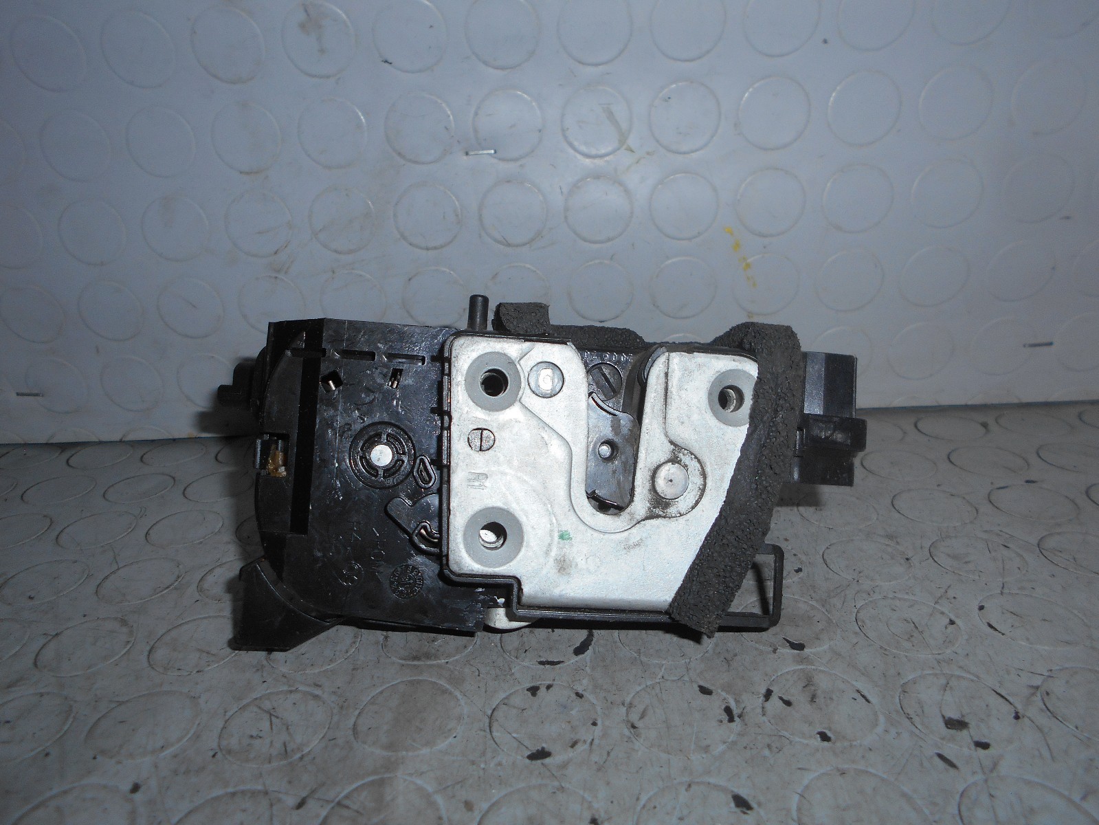 Serratura posteriore destra RENAULT CAPTUR 825005865R