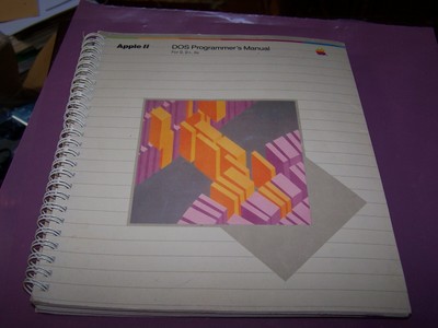 Apple // DOS Programmers's Manual for II, II+, IIe030-05360A 0 200 Pages - 1982