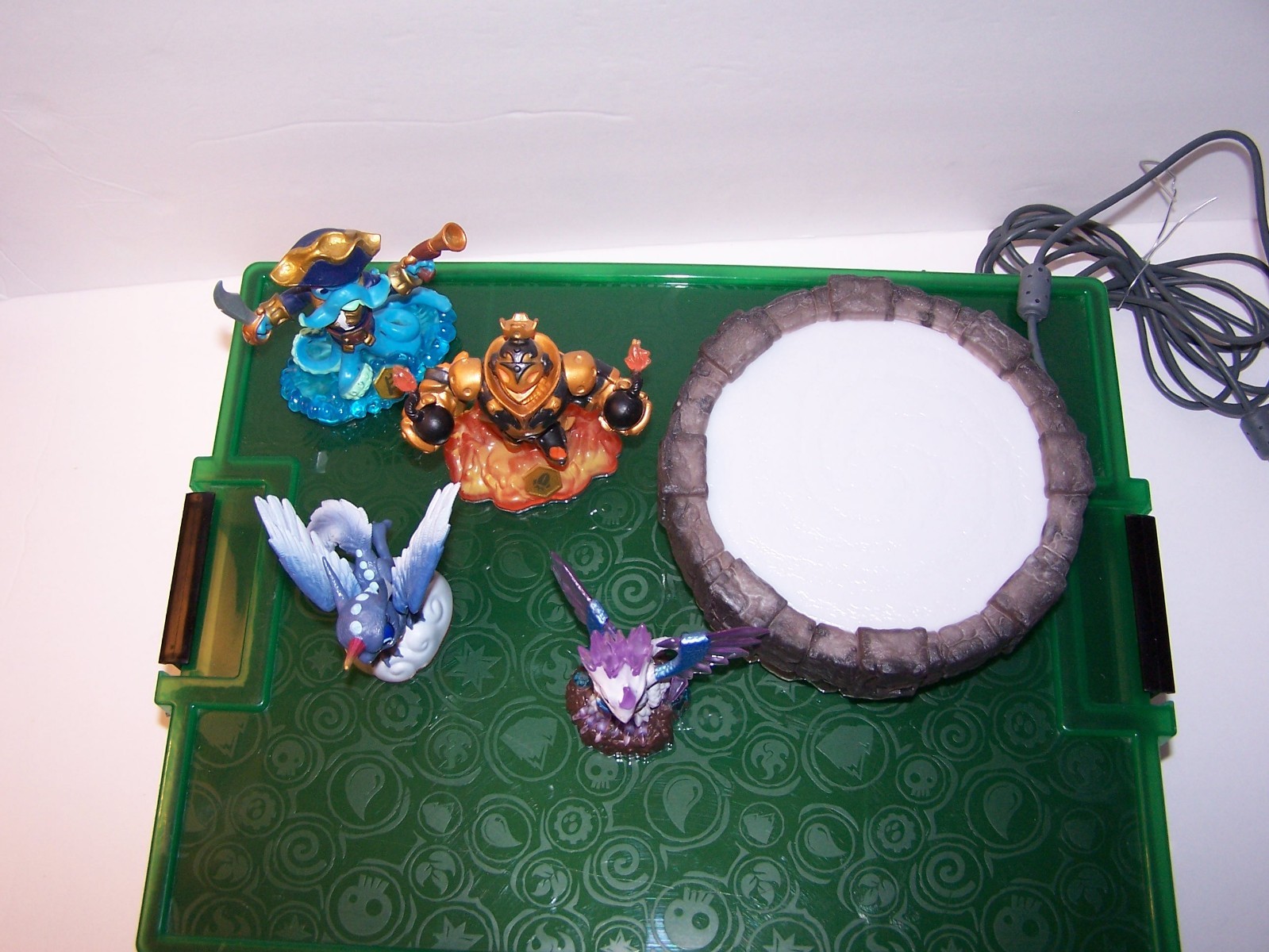 Skylander's Spyros Adventure for XBOX 360 Portal, Game + Characters Spyro + more