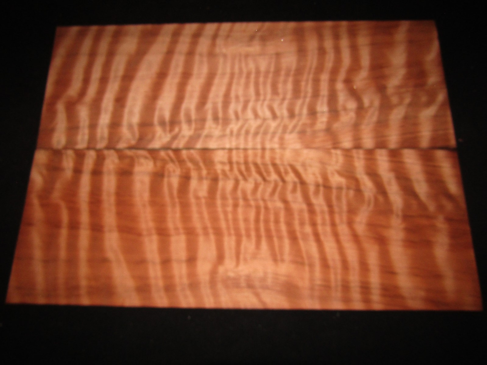 REDWOOD CURLY BOOK MATCH SET...