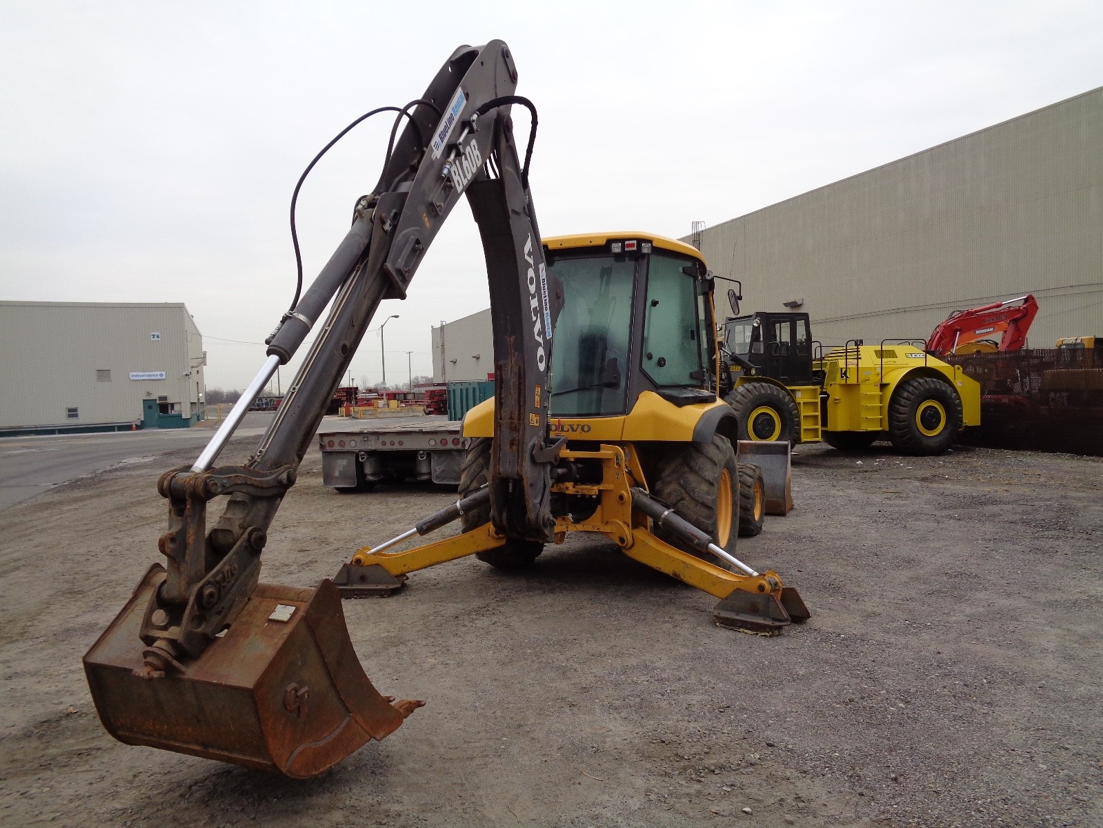 2013 Volvo BL60B  Backhoe Loader Skid Steer  - Diesel - Extendahoe