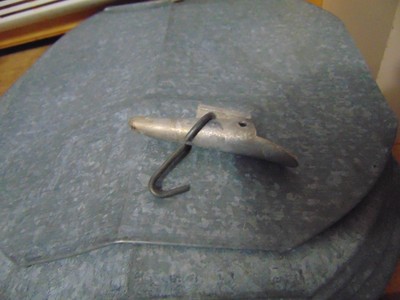 100 maple syrup aluminium sap buckets  +100 lids covers + 100 taps spiles spouts