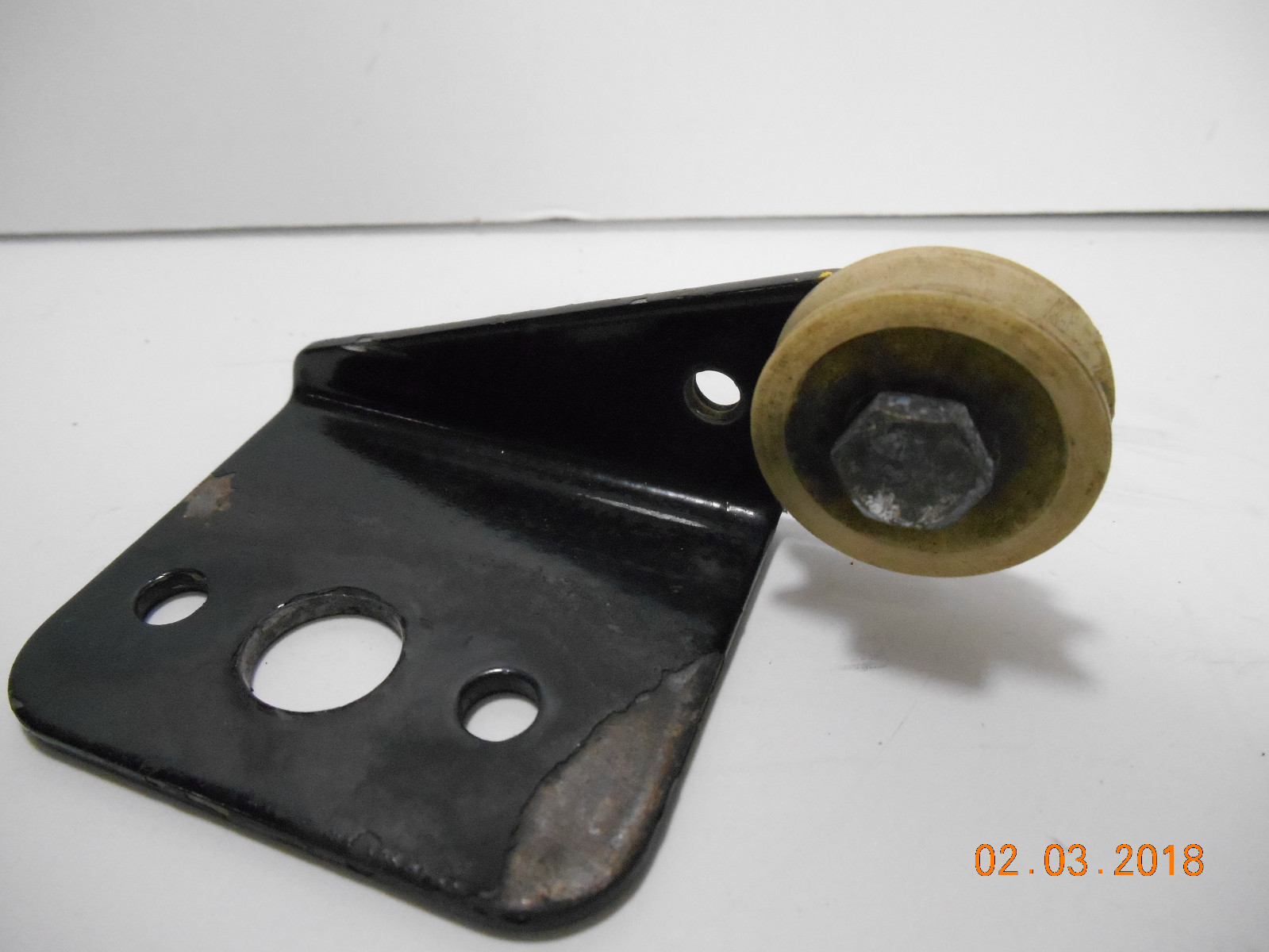 MTD Front Support Bracket Guide 784-5658-0637 / 784-5658 & Roller 756-0625