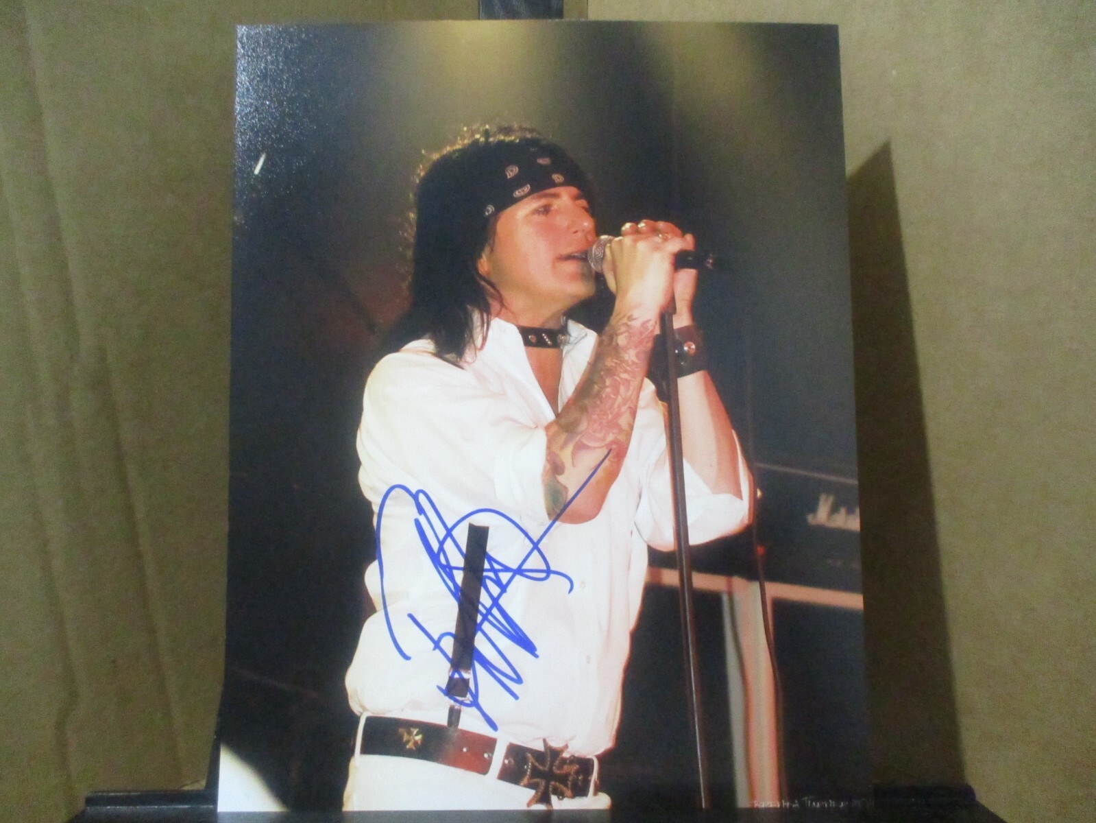 ULTIMATE L.A. GUNS CD フィルルイス直筆サイン入りポスター付 Phil Lewis Tracii L.A. Guns Signed Autographed 24x36 Poster
