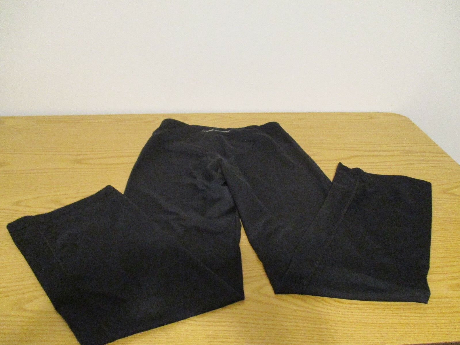 UNDER ARMOR ALL SEASON GEAR LEGGINGS SIZE YLG