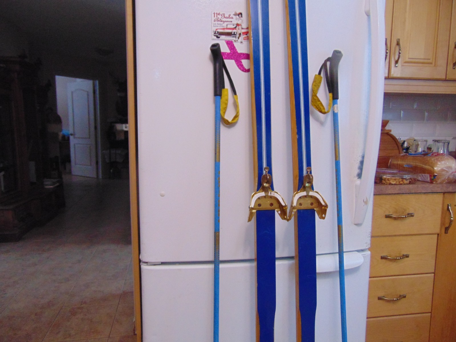 vintage/wooden skis   79    long   with poles  nice        # 6889