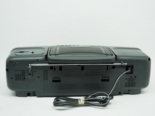 SANYO MCD-Z16 Portable CD/Cassette Boombox Radio Works Great! SANYO MCD-Z16 Portable CD/Cassette Boombox Radio Works Great!