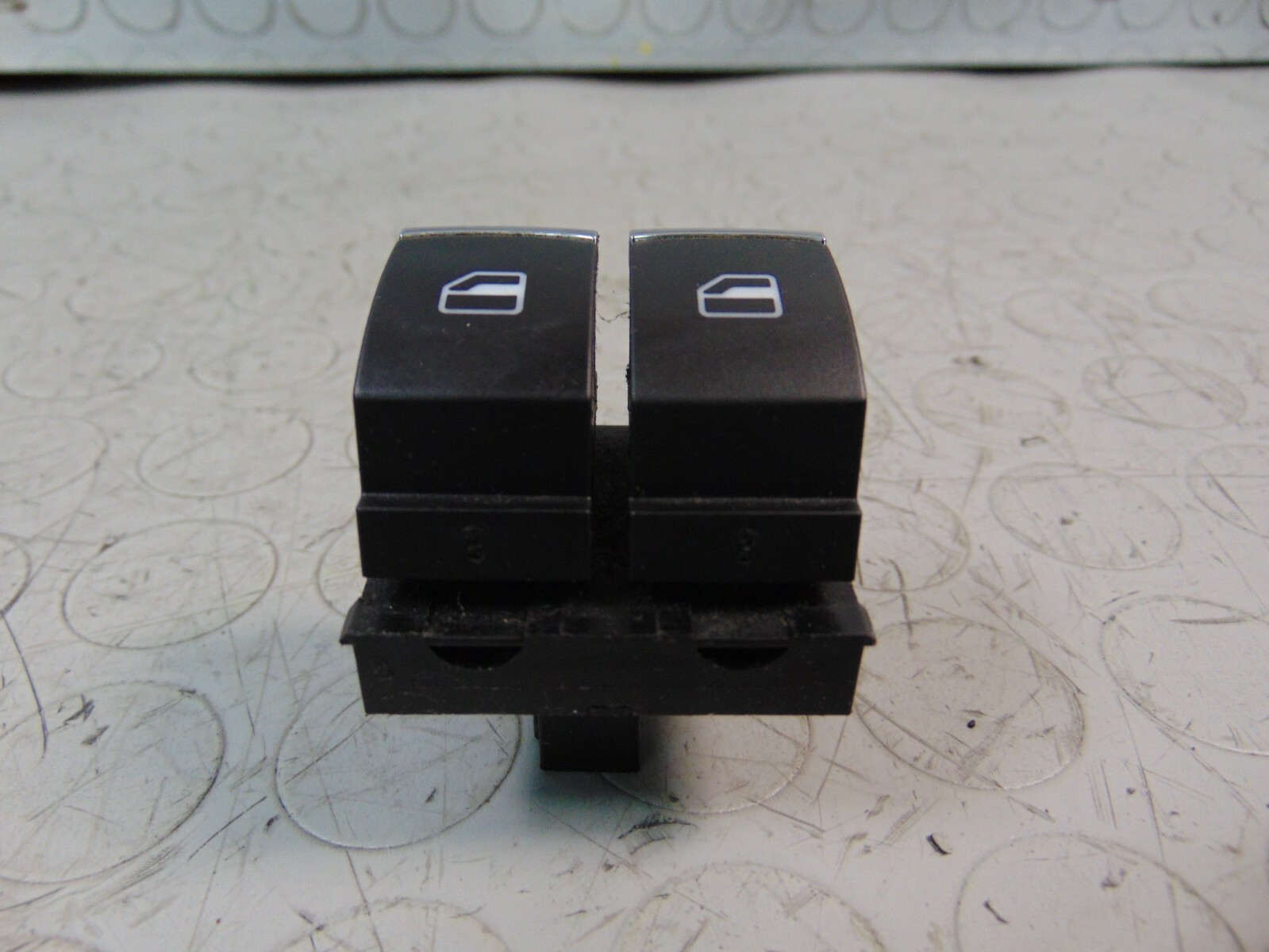 Pulsantiera alzavetri VOLKSWAGEN GOLF 6 2012 5K3959857