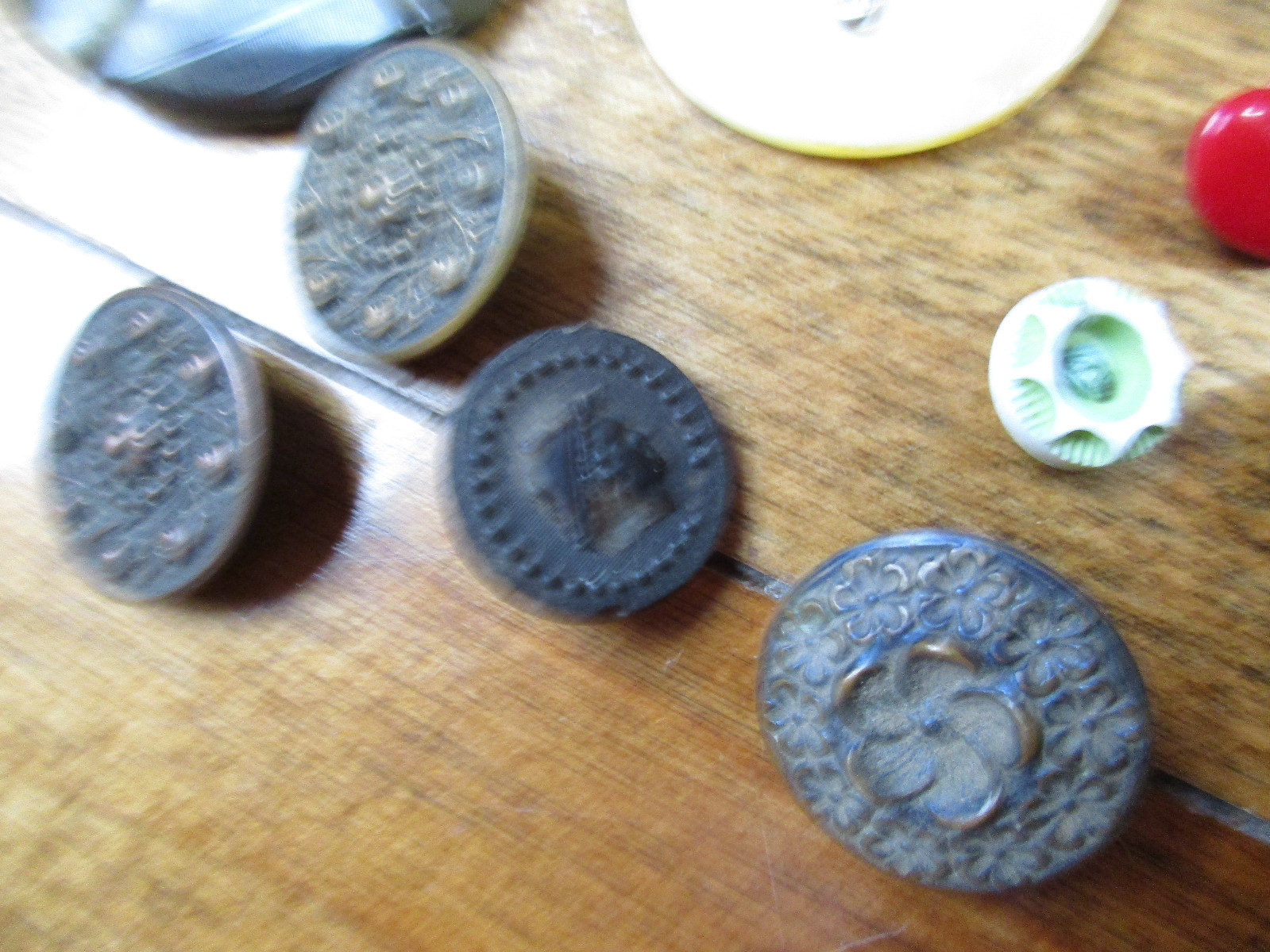 Vintage Antique Ornate Victorian Button Lot Brass Mop Glass Metal Etc (t)