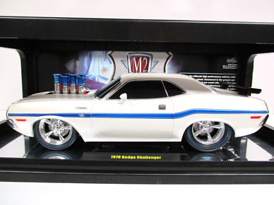 M2 MACHINES - GROUND POUNDERS BODYLINES - 1970 DODGE CHALLENGER R/T 1/18 DIECAST