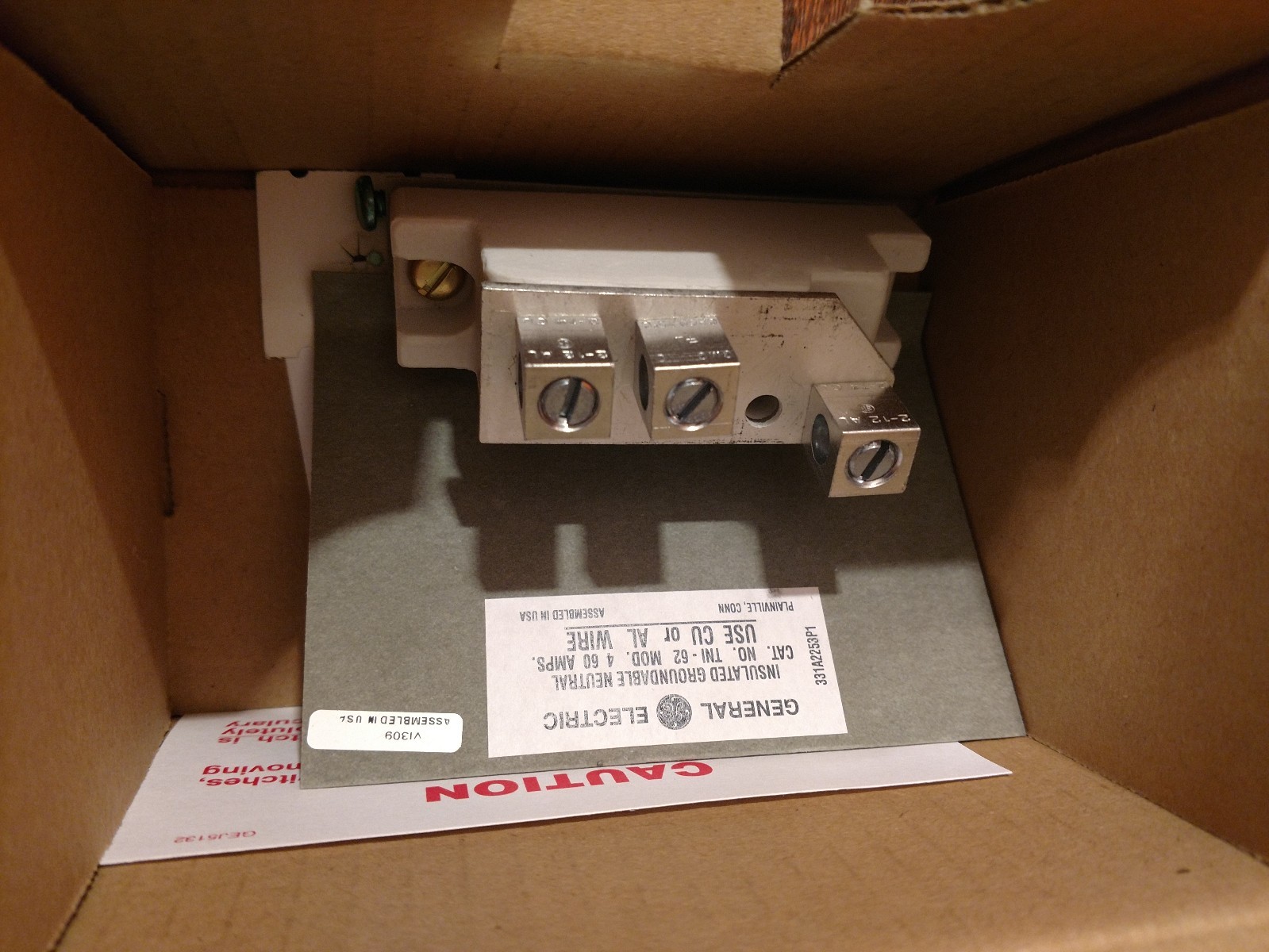 GE TNI62 INSULATED GROUNDABLE NEUTRAL KIT NEW IN BOX