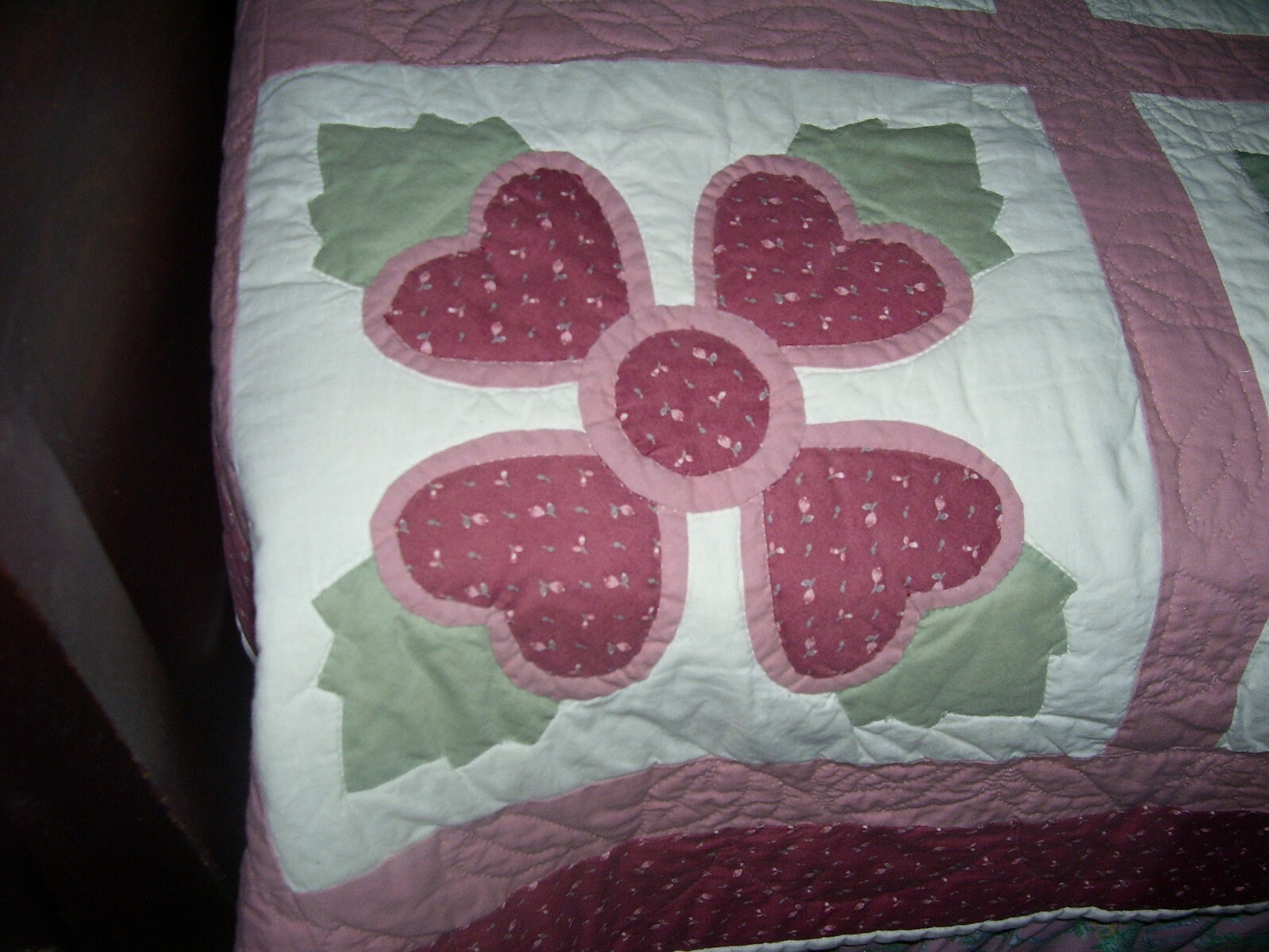 VINTAGE OHIO ROSE OF SHARON QUILT