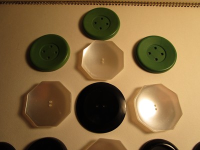 Lot of 19 LARGE Buttons - Biggest buttons measure 2