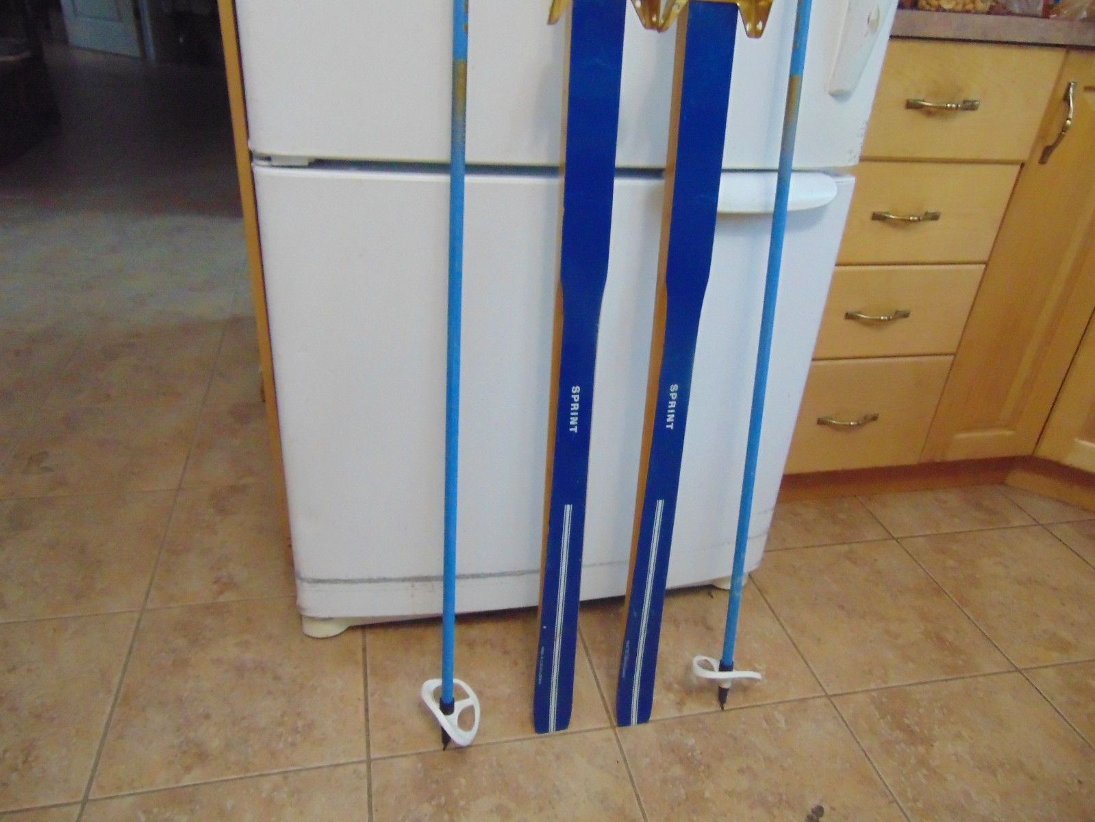 vintage/wooden skis   79    long   with poles  nice        # 6889