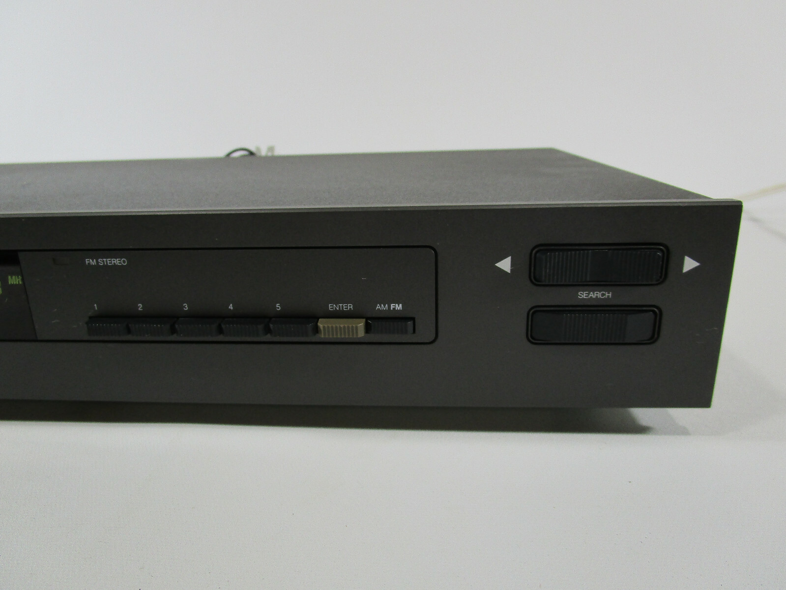 NAD 4155 AM/FM STEREO TUNER Nice condition