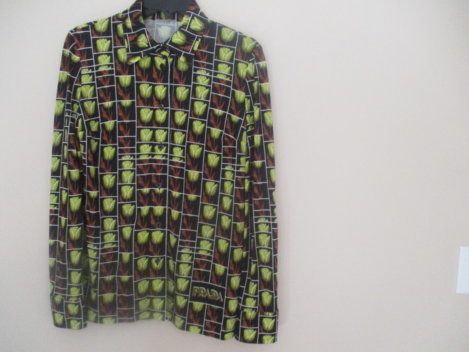 Prada Floral Pattern T shirt 美品 Prada // Grey & Multi Floral Triangle Logo T-Shirt – VSP