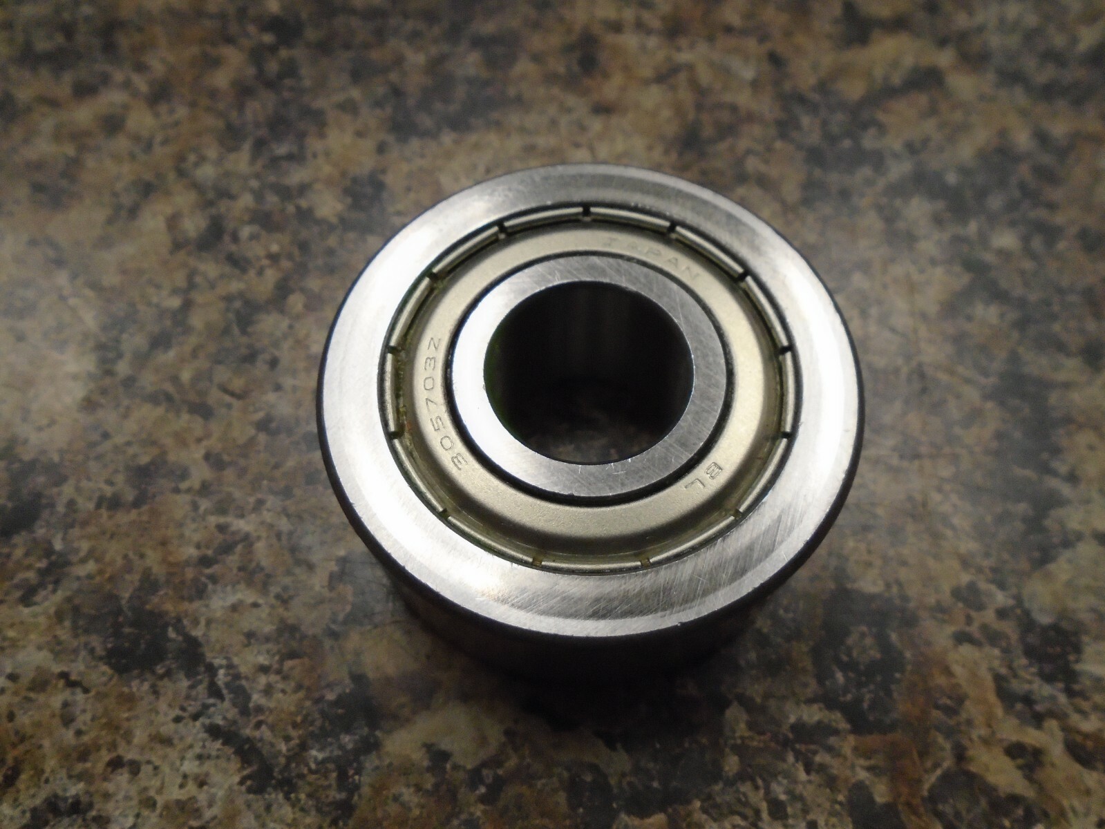 BL 305703 ZZ BEARING 17X47X17.4 MADE IN JAPAN A302 BL 305703 ZZ BEARING 17X47X17.4 MADE IN JAPAN A302
