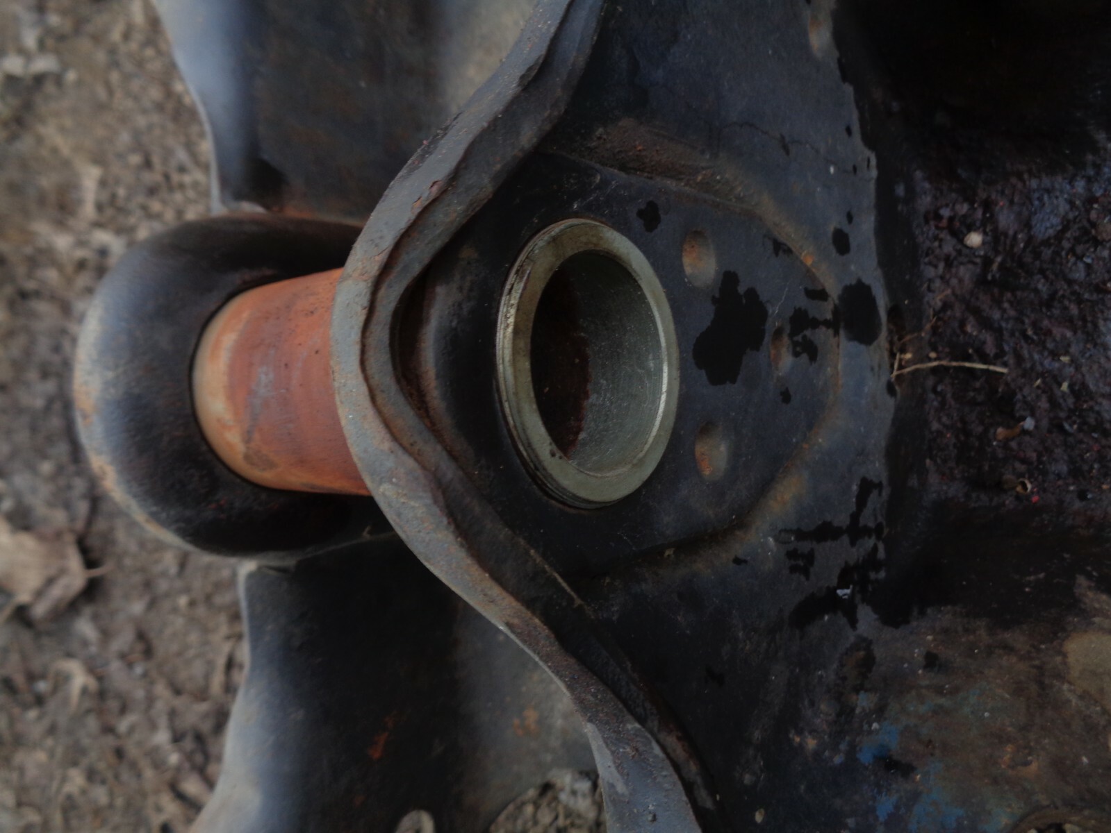 Ford Tractor 600-800 Front Axle Housing W/Pin