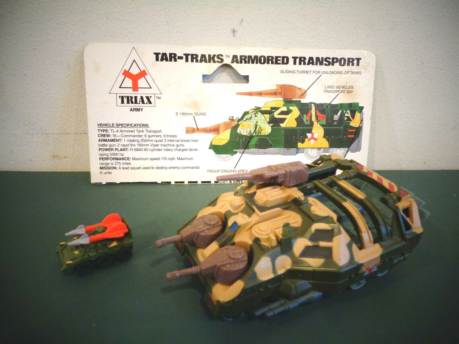 VINTAGE KENNER MEGA FORCE TAR TRAKS ARMORED TRANSPORT TRIAX 100% W 