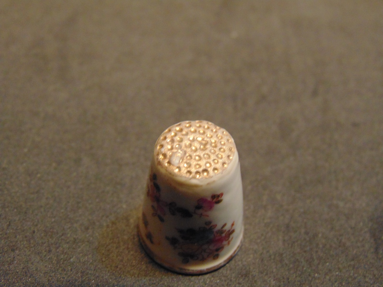 Vintage Painted China/Porcelain Thimble