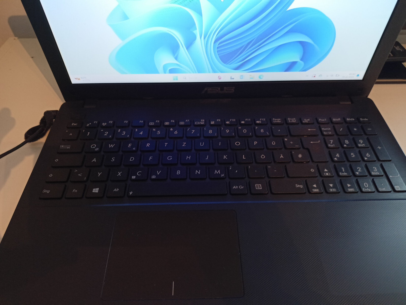 Asus Notebook 15,6 Zoll -  8 GB RAM - Windows 11 -  512 GB SSD
