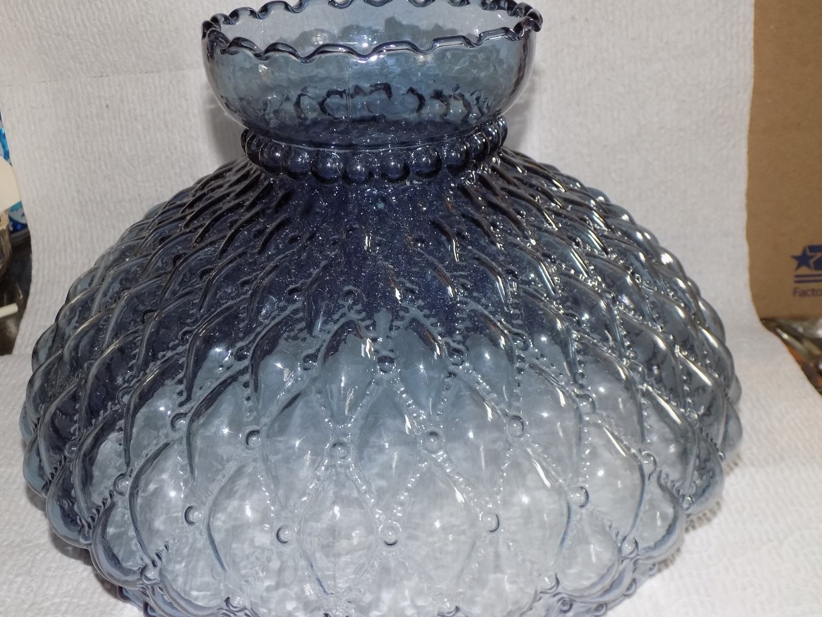 BLUE GLASS SHADE, TABLE LAMP, LIGHT. NEW, 10